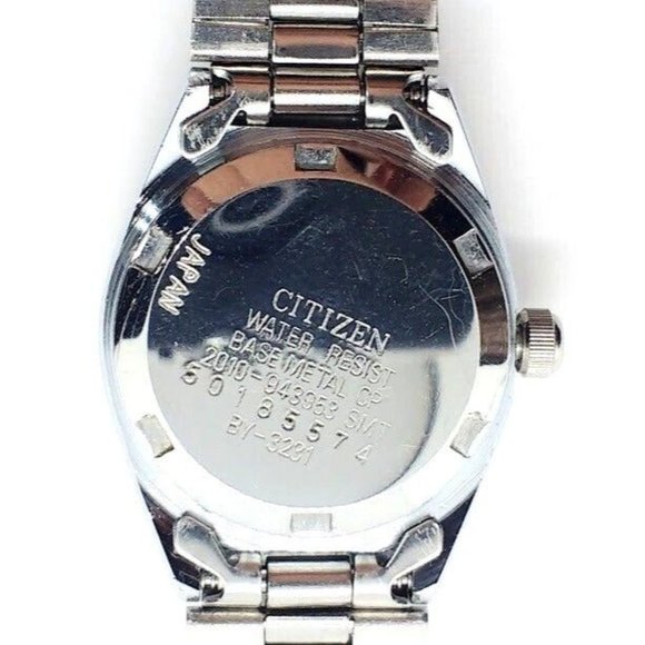Replacing the battery and cleaning a 1990 1995 Citizen Quartz Date Stainless Steel Women\'s Watch 1990\'s - New Battery